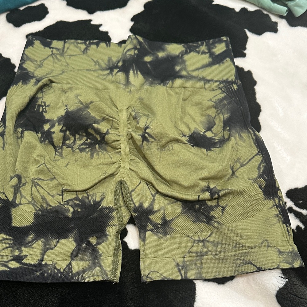 Green Tie-Dye Women's Shorts - Picture 2 of 2